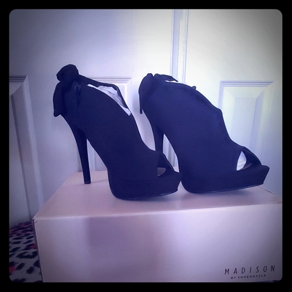 Shoe - Picture 1 of 3